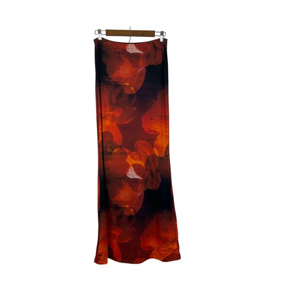 White Fox Boutique Sweet Salutations Maxi Skirt Ember Red & Black Floral Size  M - Picture 6 of 12